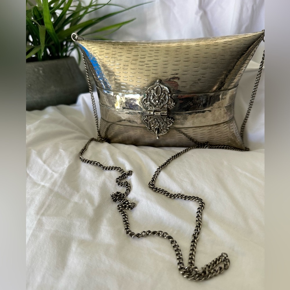 Vintage Silver Chrome Hard Case Barrel Purse w/ Chain Strap Clutch Basket Weave